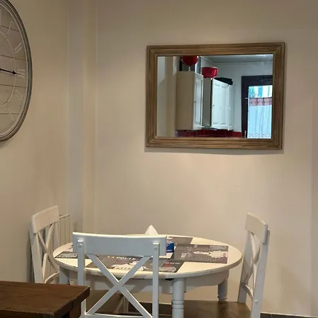 Casa de Férias Maison Avec Terrasse Centre-cottage Garden Terrace Center Old Town *